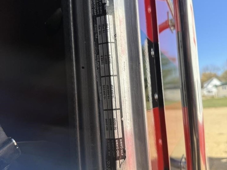 1985-peterbilt-362-image-28