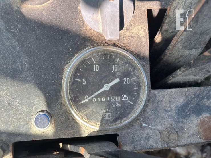 1995-john-deere-6000-image-10