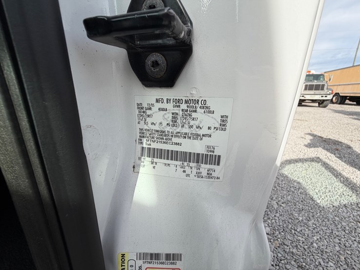 2006-ford-f250-xl-image-20