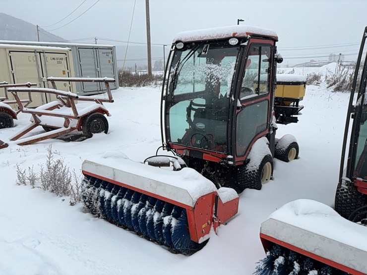 2022-kubota-f2690-image-1