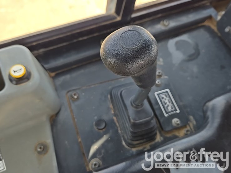 2018-komatsu-d61pxi-24-image-113