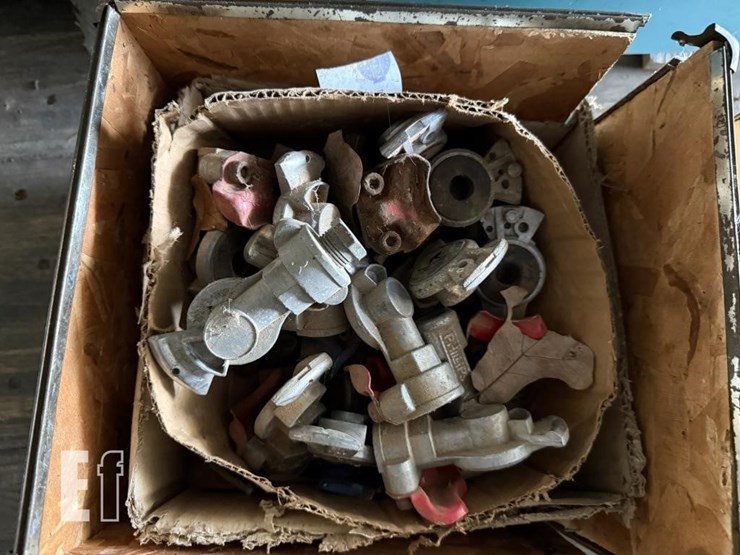 truck-parts-&-air-brake-hoses-&-hookups-image-2