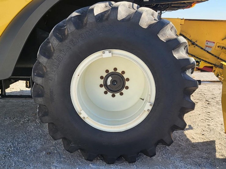 new-holland-cr9040-image-88