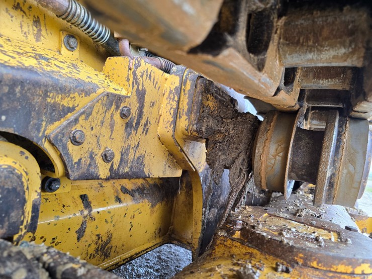 caterpillar-953d-image-79