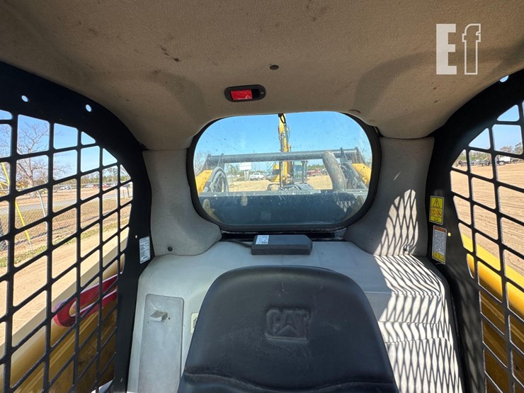 2018-caterpillar-299d2-image-35