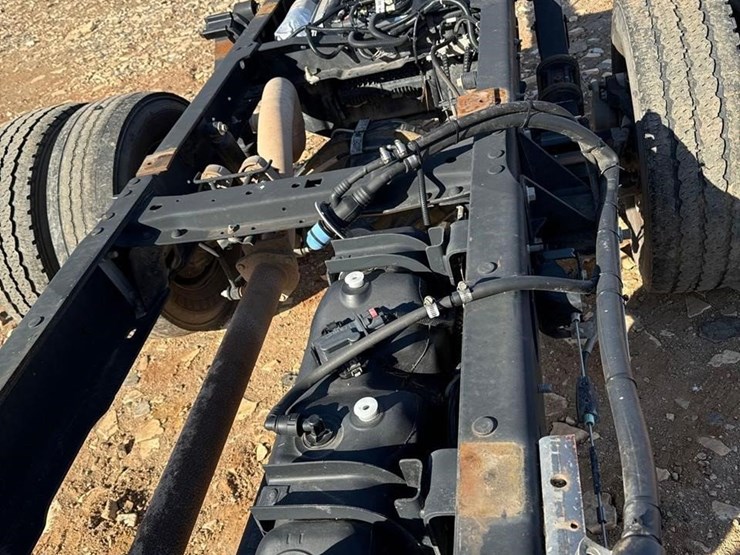 ford-f550-xl-image-12