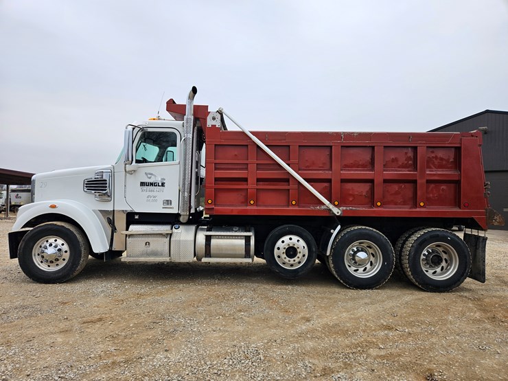 freightliner-122sd-image-8