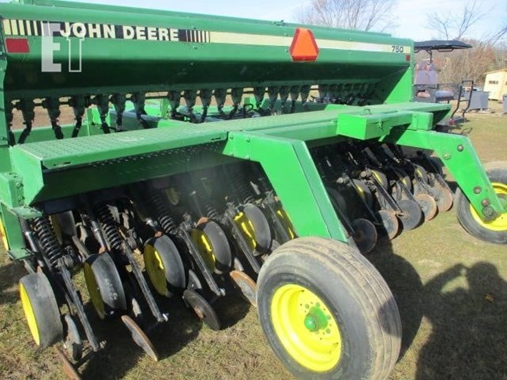 john-deere-750-image-3