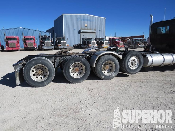 2012-kenworth-t800-image-9