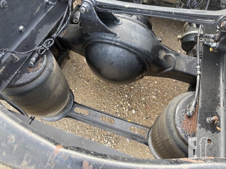 volvo-vnm64t630-image-12