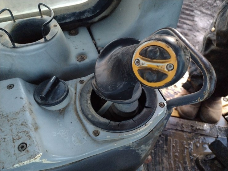 komatsu-d65ex-15-image-11