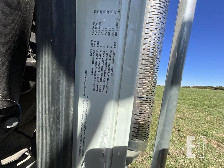 2013-mack-pinnacle-chu613-image-24