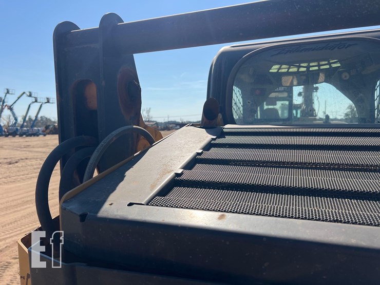 2017-caterpillar-259d-image-21