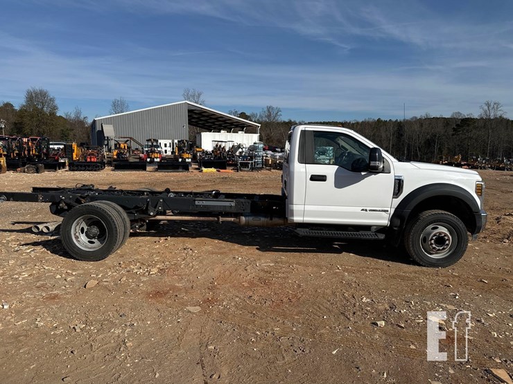 ford-f550-xl-image-2