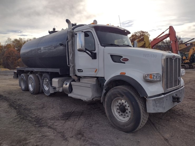 peterbilt-567-image-38