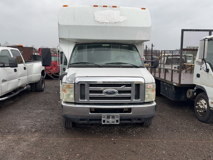 2008-ford-e350-image-2