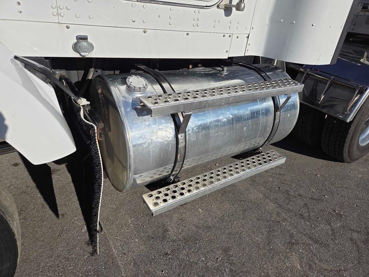 kenworth-t800-image-9