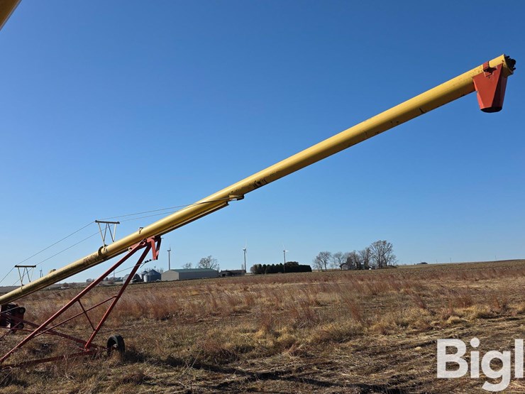 westfield-1060-auger-w/swing-hopper-image-7