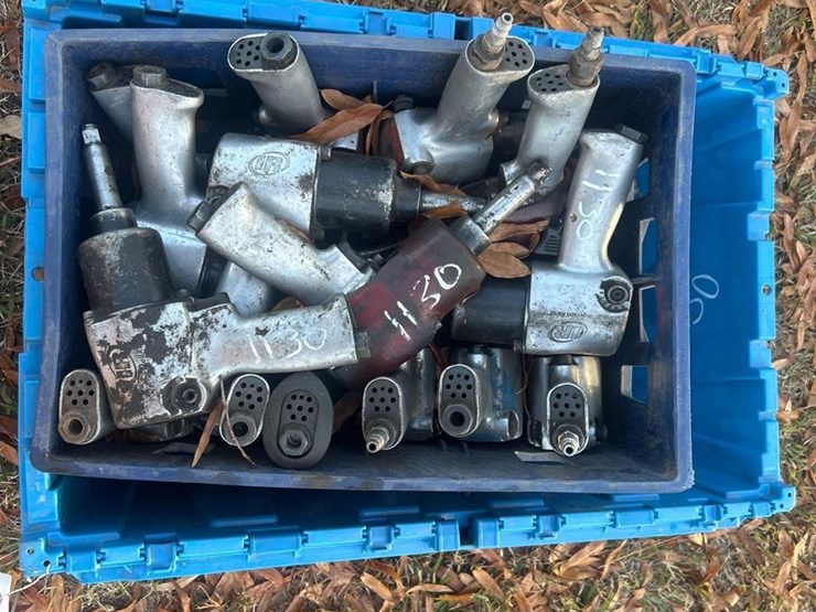 lot-of-air-guns-&-hand-tools-image-2