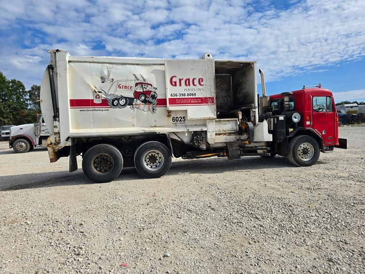 2005-peterbilt-320-image-20