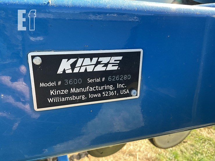 2013-kinze-3600-image-12