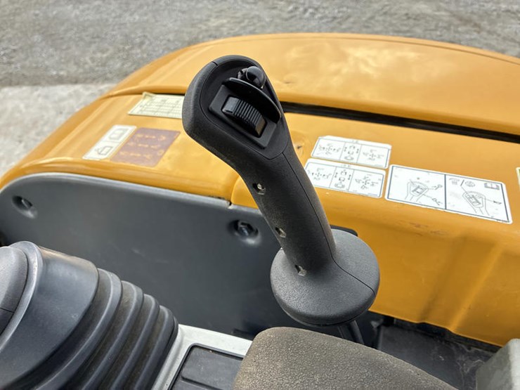 caterpillar-303.5e2-cr-image-61