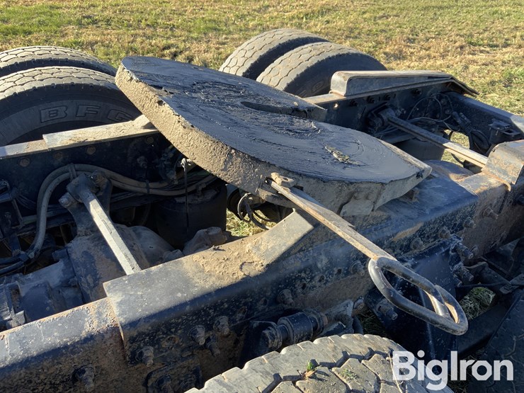 2004-freightliner-columbia-t/a-truck-trailer-image-11