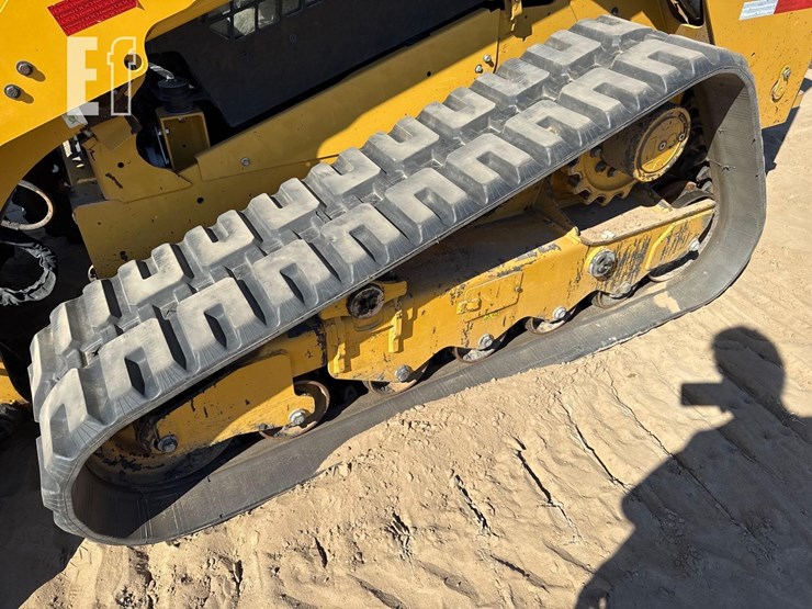 2022-caterpillar-299d3-image-9