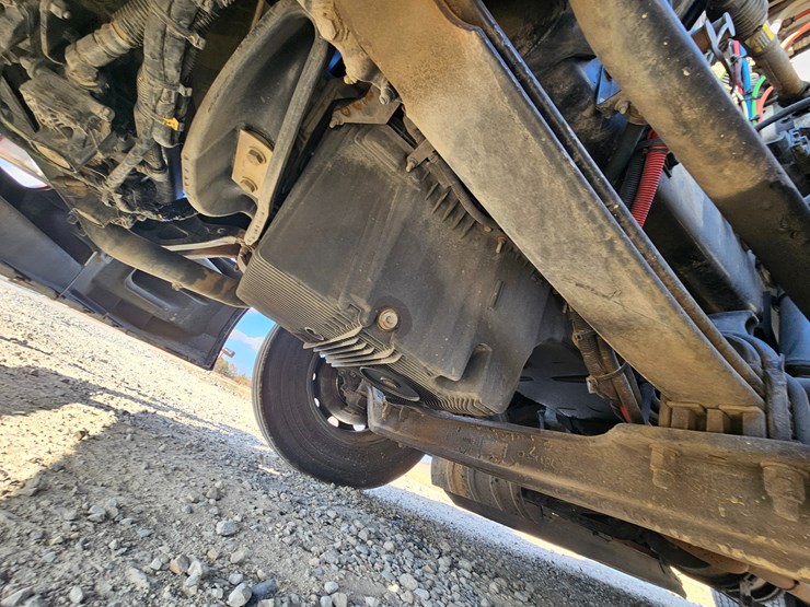 2021-kenworth-t680-image-100