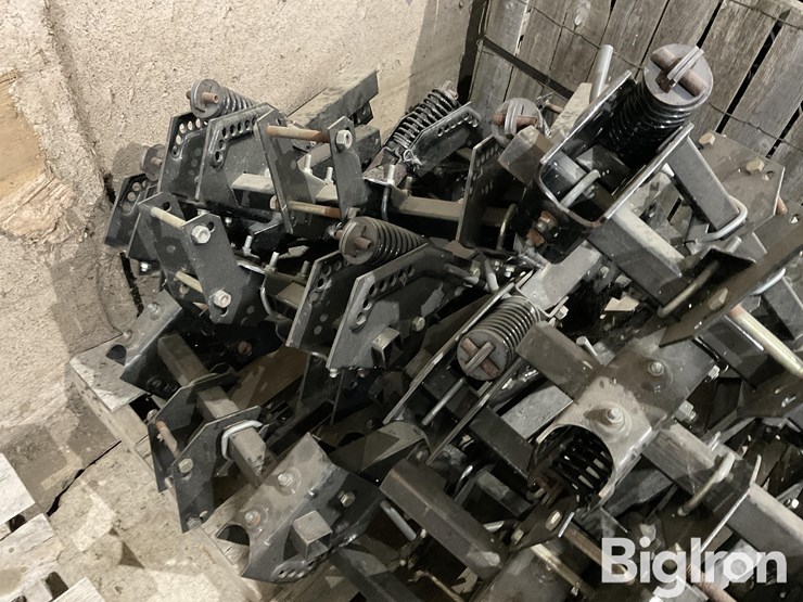 hiniker-spiked-rolling-rotary-hoe-attachment-image-9