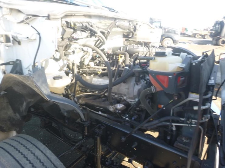 2013-ford-f650-image-18