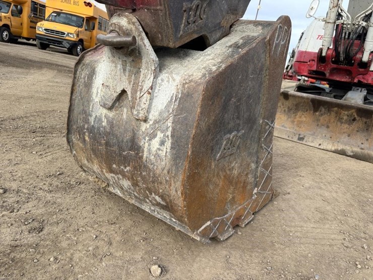 2014-takeuchi-tb290-image-12