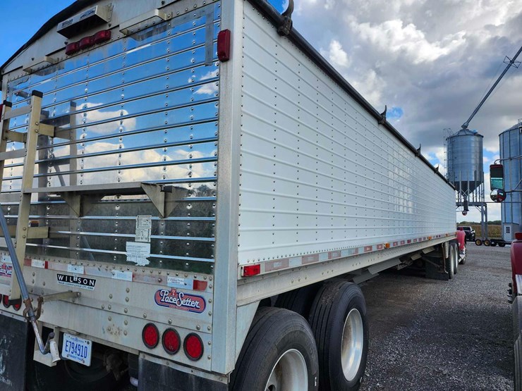 2010-wilson-hopper-bottom-image-12