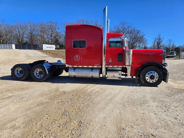 2005-peterbilt-379-image-38