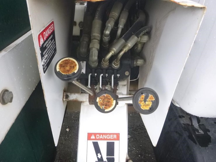 2004-ford-f750-image-13