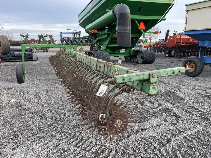 john-deere-400-image-1