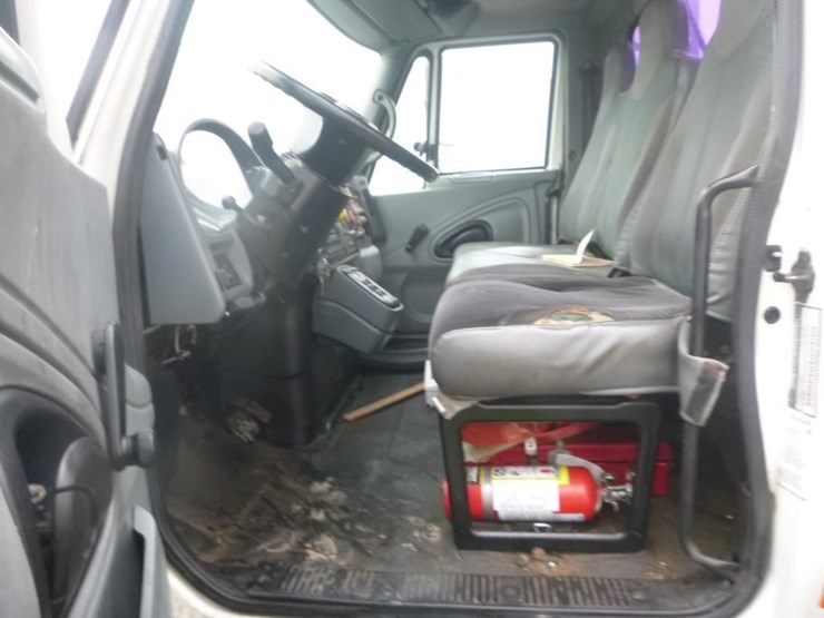 2003-international-durastar-4300-image-11