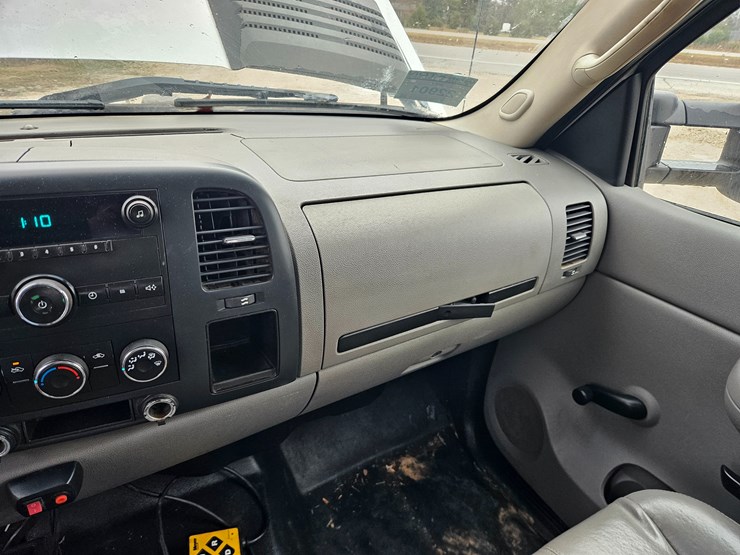 chevrolet-silverado-2500-image-40