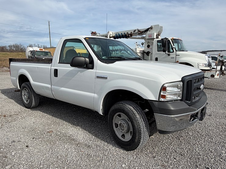 2006-ford-f250-xl-image-3