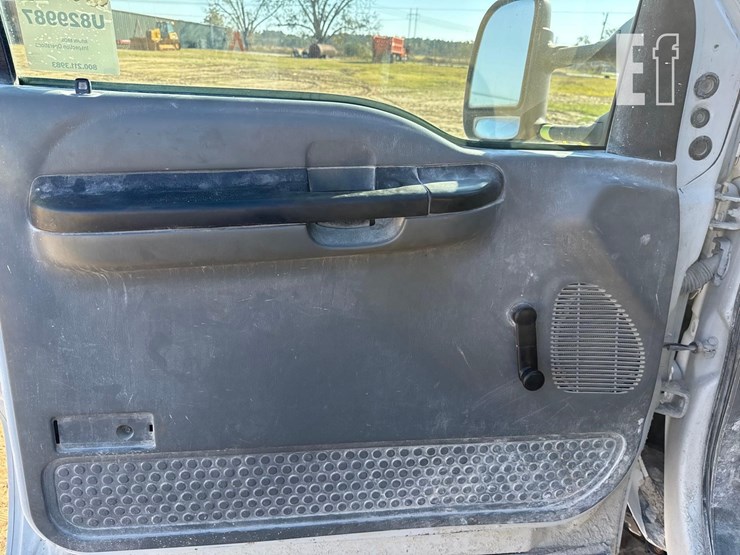 ford-f550-xl-image-17