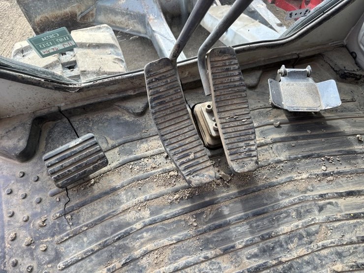 2014-takeuchi-tb290-image-42