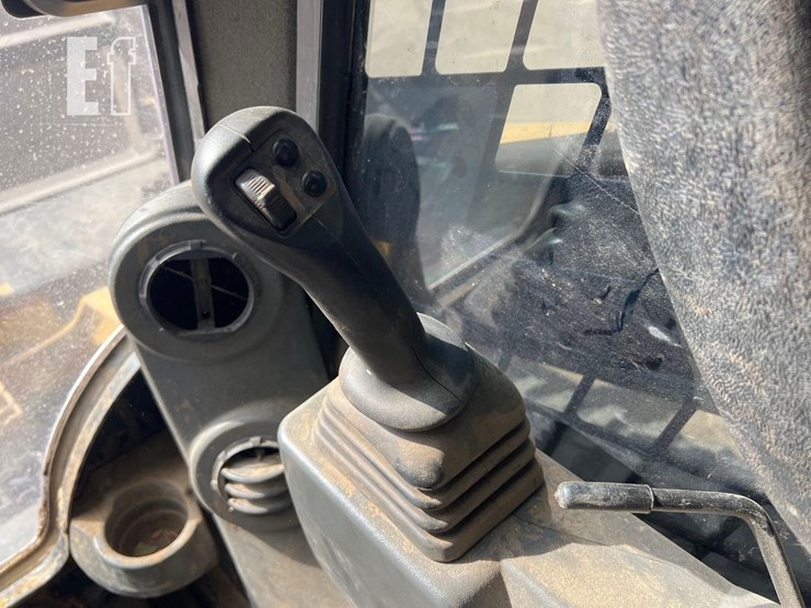 caterpillar-299d3-xe-image-30