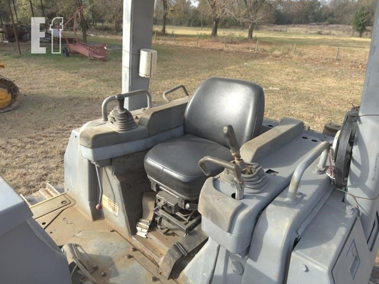 komatsu-d65px-12-image-17