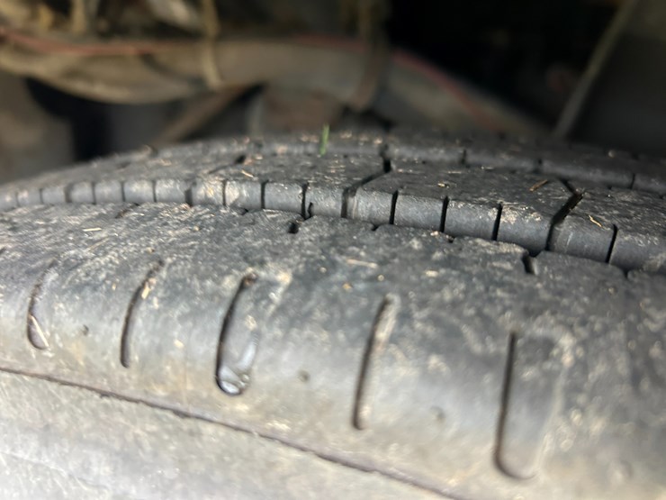 #95-•-volvo-semi-image-45