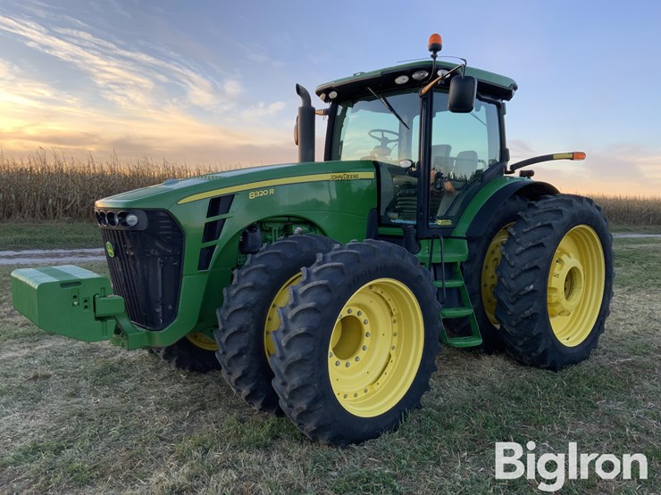 john-deere-8320r-image-1