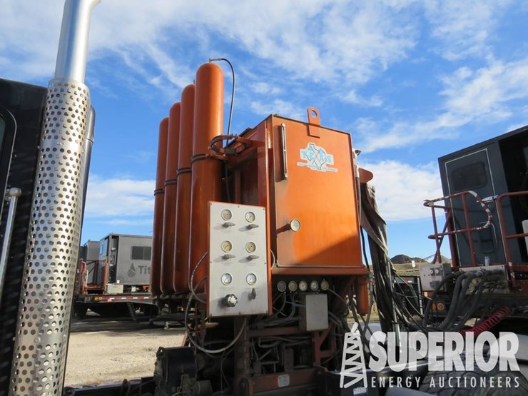 2012-kenworth-t800-image-11