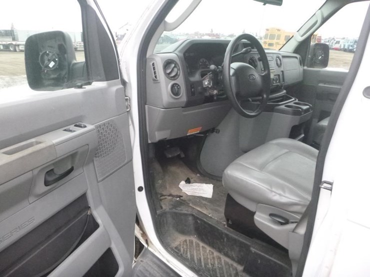 2012-ford-e150-image-6