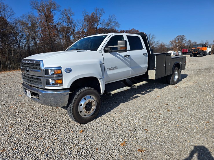 chevrolet-silverado-5500hd-image-3