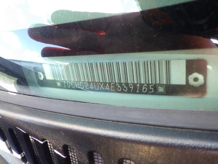 2004-chevrolet-2500hd-image-16