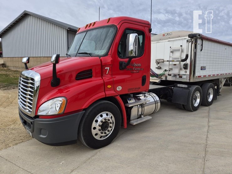 2018-freightliner-cascadia-113-image-1